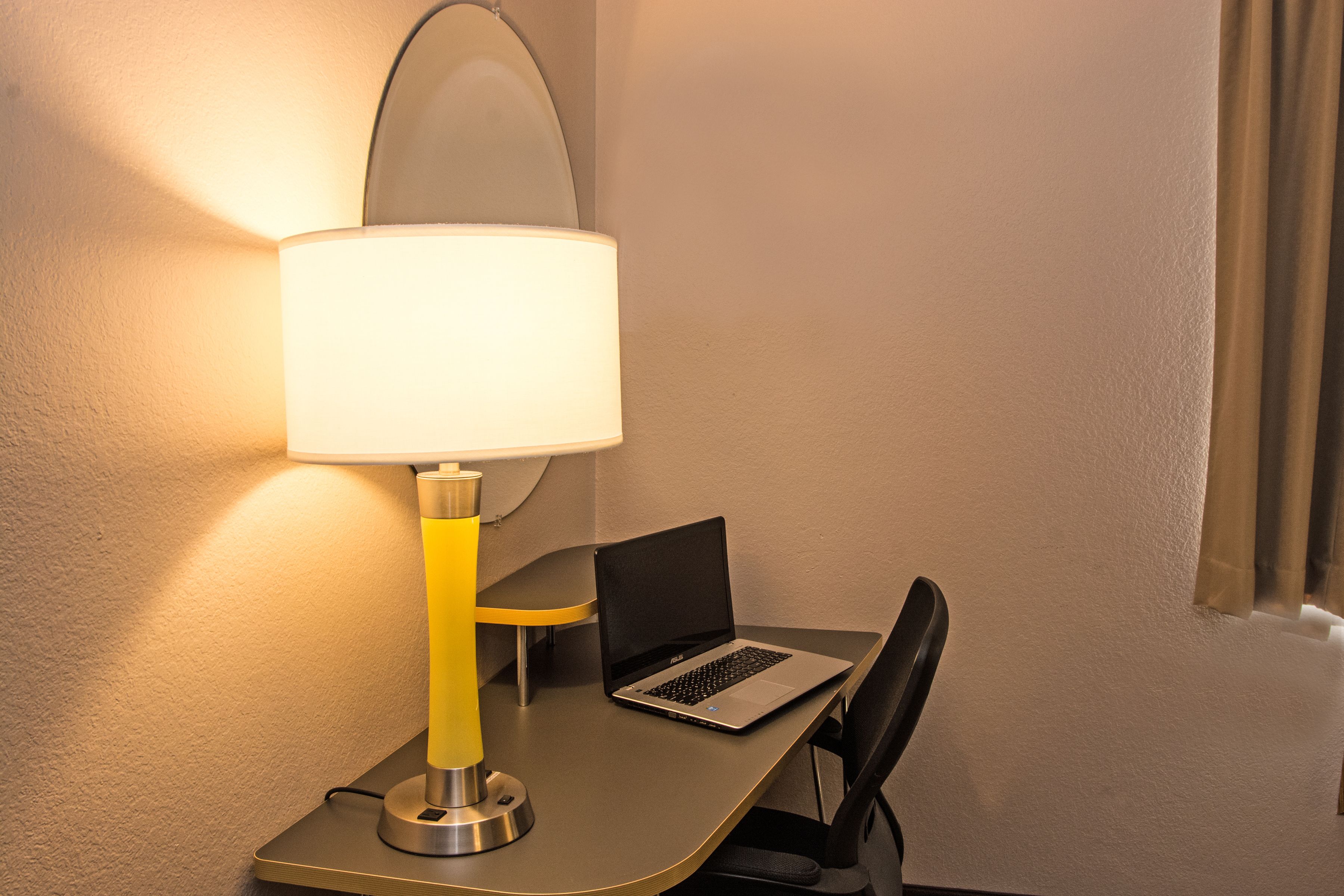 desk, free cots/infant beds, rollaway beds, free wifi