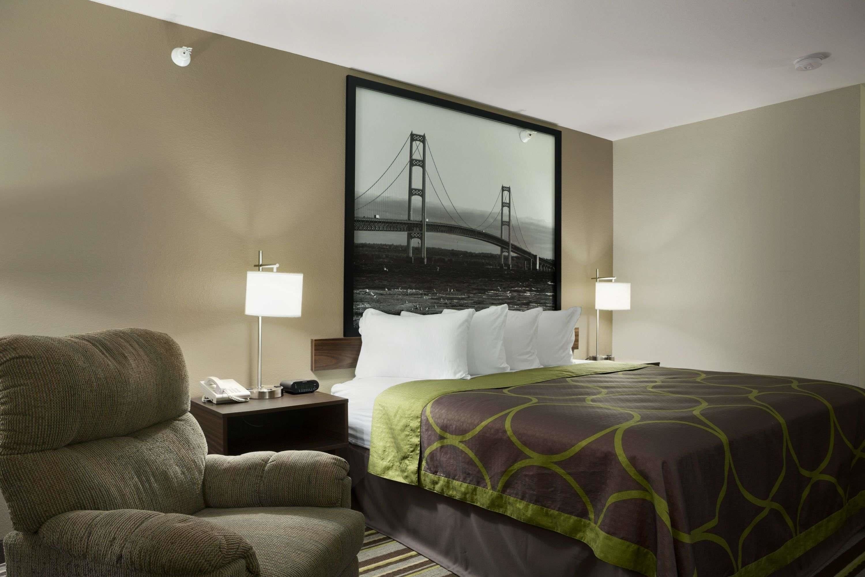 Standard Room, 1 King Bed | Desk, free cots/infant beds, rollaway beds, free WiFi