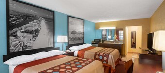 Super 8 by Wyndham Bradenton Sarasota Area
