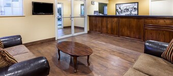 Premier Inn Palestine