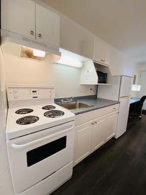 Room, 2 Queen Beds, Kitchen