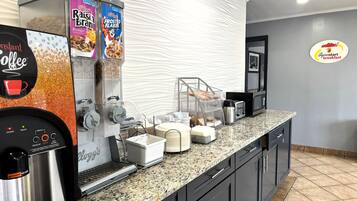 Café da manhã com buffet grátis todos os dias