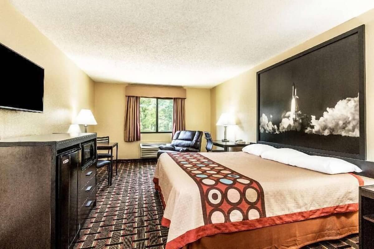 Individuell dekoriert, individuell eingerichtet, Schreibtisch