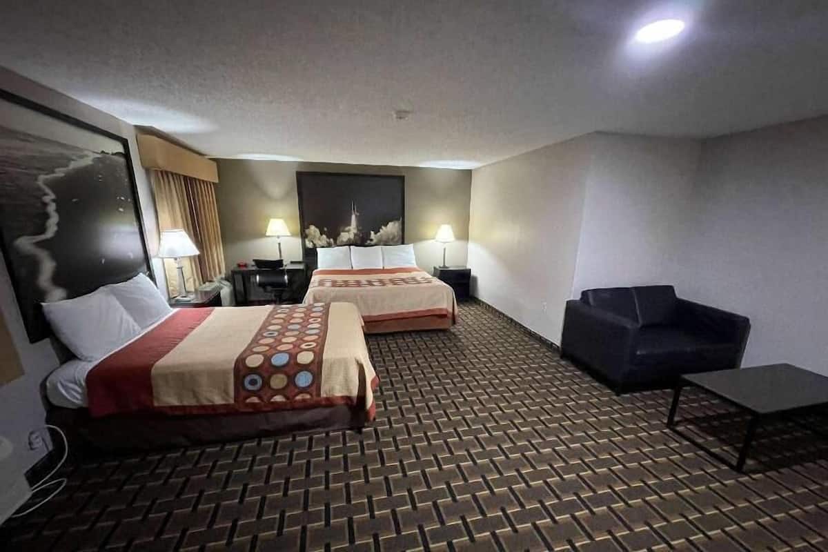 Individuell dekoriert, individuell eingerichtet, Schreibtisch