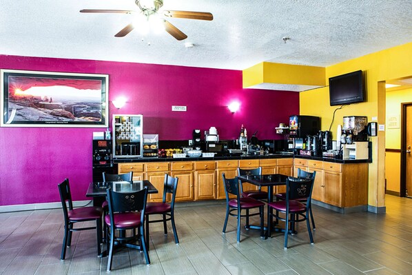 Free daily continental breakfast