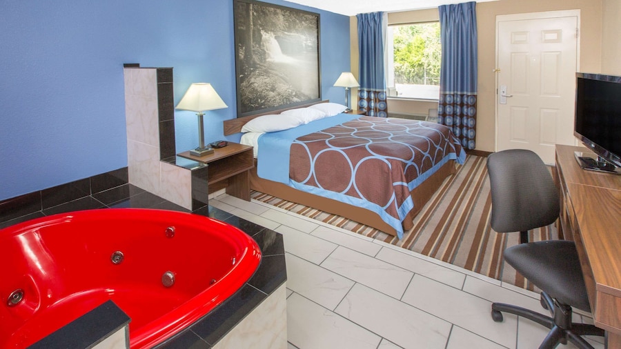 Super 8 by Wyndham Dothan