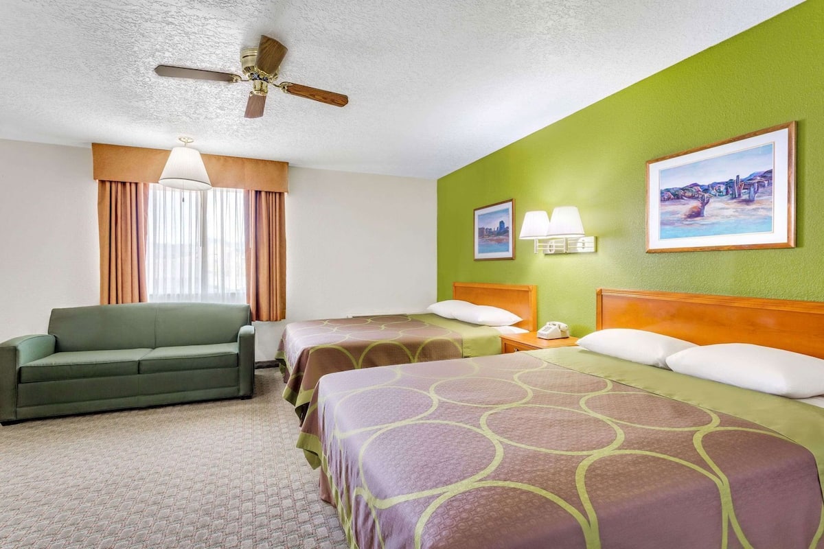 Desk, blackout drapes, iron/ironing board, free WiFi
