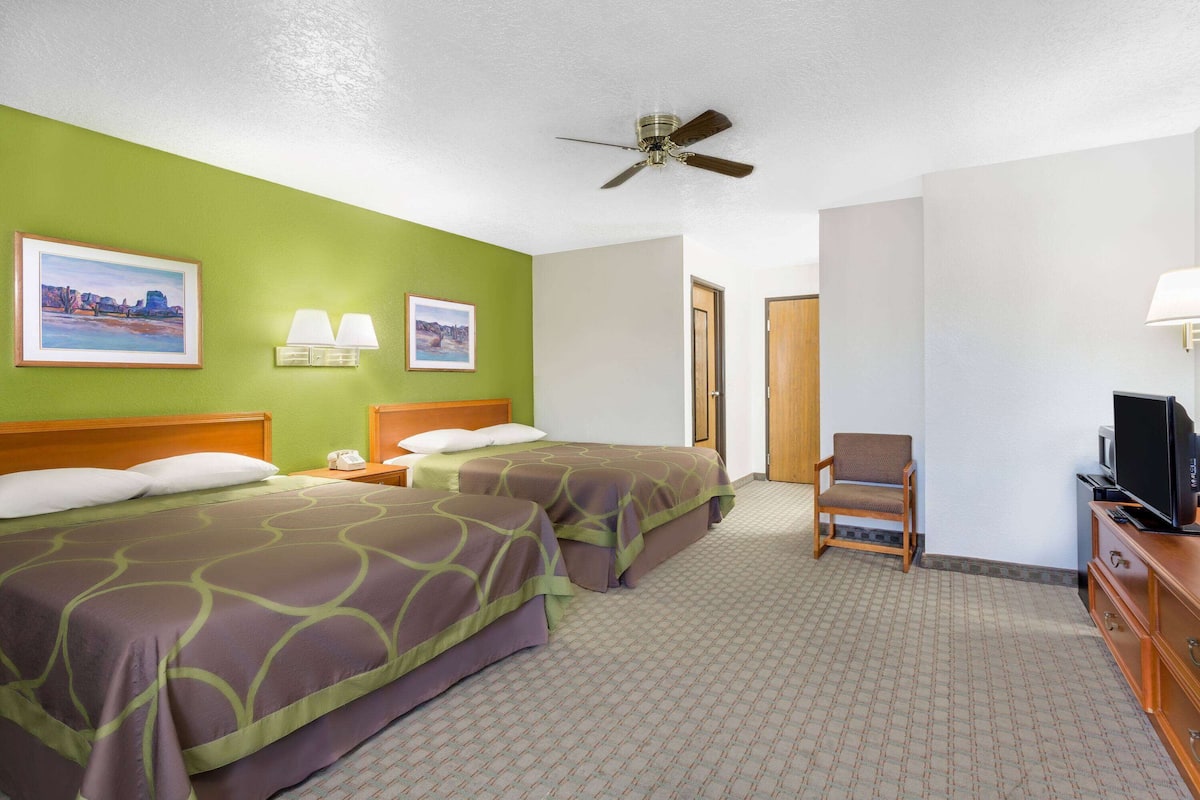 Desk, blackout drapes, iron/ironing board, free WiFi
