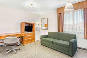 Desk, blackout drapes, iron/ironing board, free WiFi