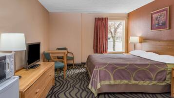 Room, 1 King Bed, Accessible, Non Smoking (Roll-In Shower) | Iron/ironing board, free cots/infant beds, rollaway beds, free WiFi