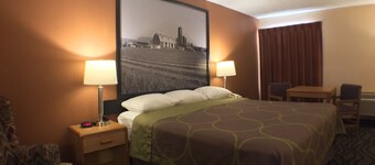 Super 8 by Wyndham Batavia E of Darien Lake Theme Park