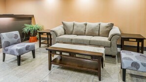 Lobby - Super 8 by Wyndham Batavia E of Darien Lake Theme Park (Batavia)