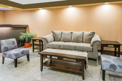 Super 8 by Wyndham Batavia E of Darien Lake Theme Park
