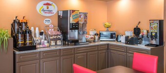 Super 8 by Wyndham Batavia E of Darien Lake Theme Park