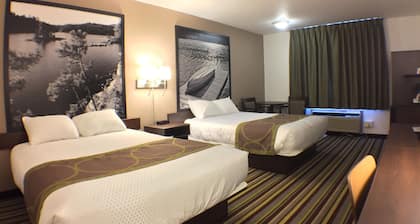 Super 8 by Wyndham Kenora