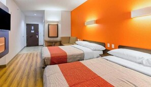 Skrivebord, strykejern/-brett, wi-fi (inkludert) og sengetøy