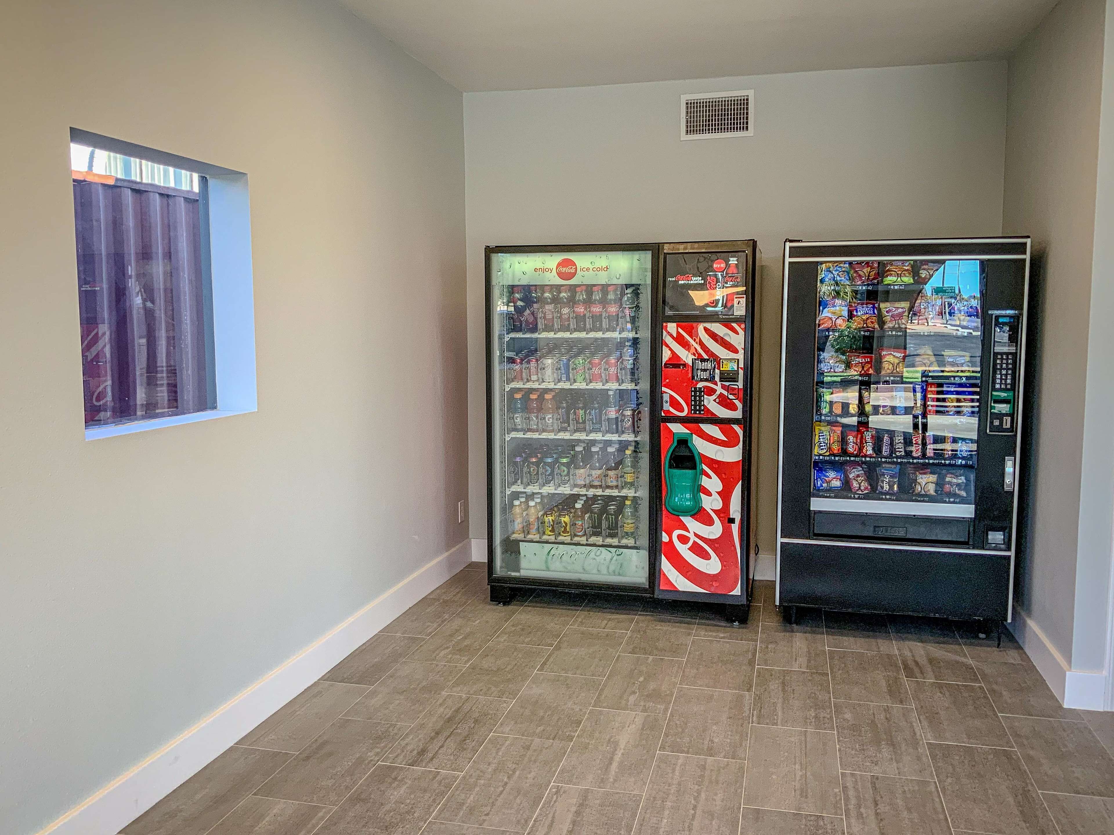 ماكينة بيع آلية