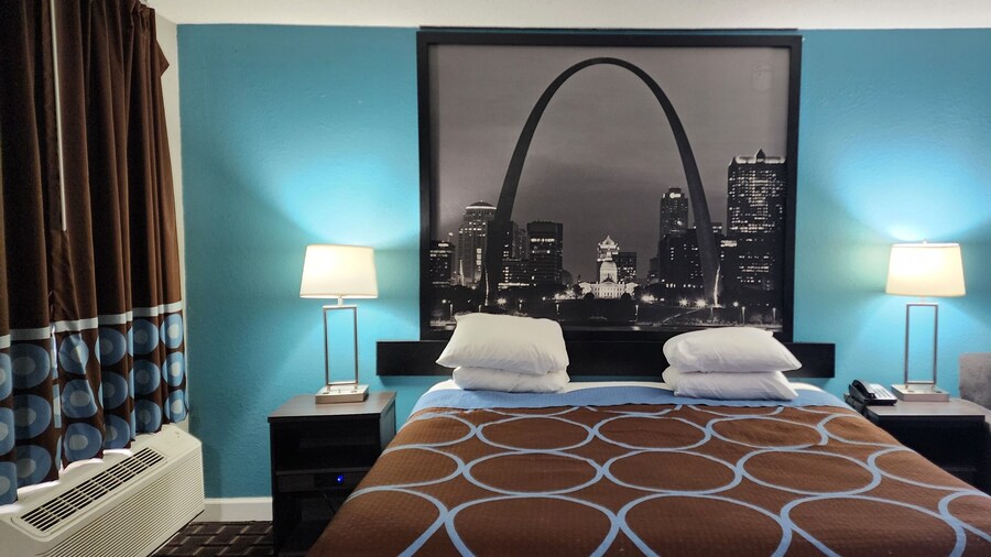 Super 8 by Wyndham Belleville St. Louis Area