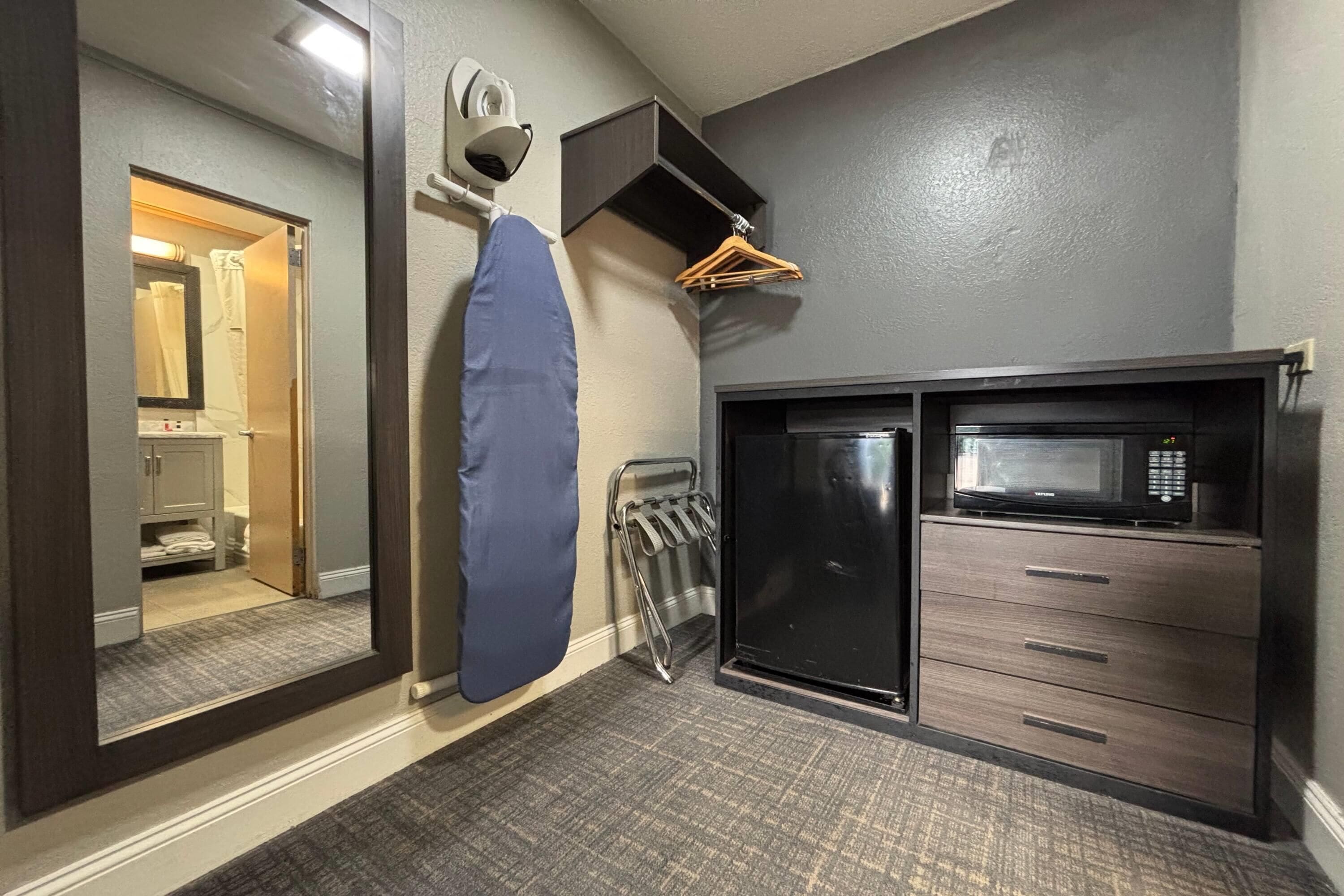 Desk, iron/ironing board, rollaway beds, free WiFi