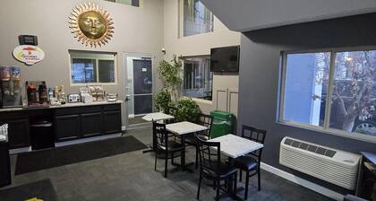 Super 8 by Wyndham Belleville St. Louis Area