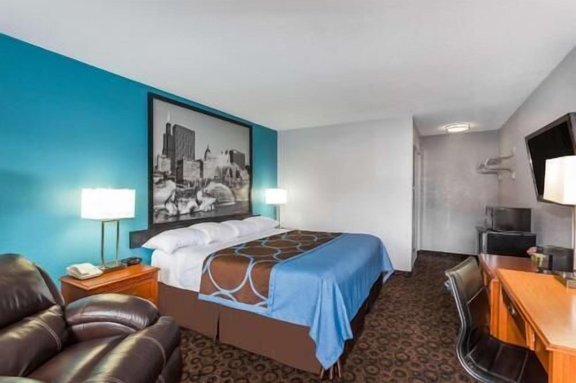Desk, iron/ironing board, rollaway beds, free WiFi