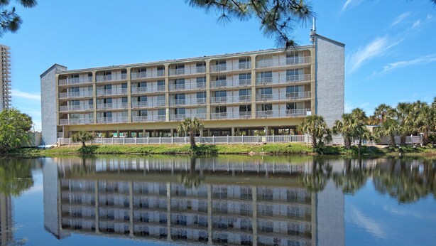 Lake - Baymont by Wyndham Panama City Beach (Panama City Beach)