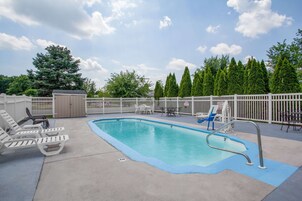 Piscina externa sazonal