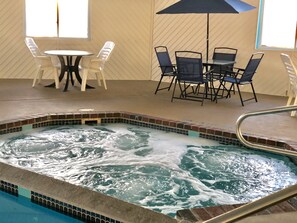Sauna, hot tub