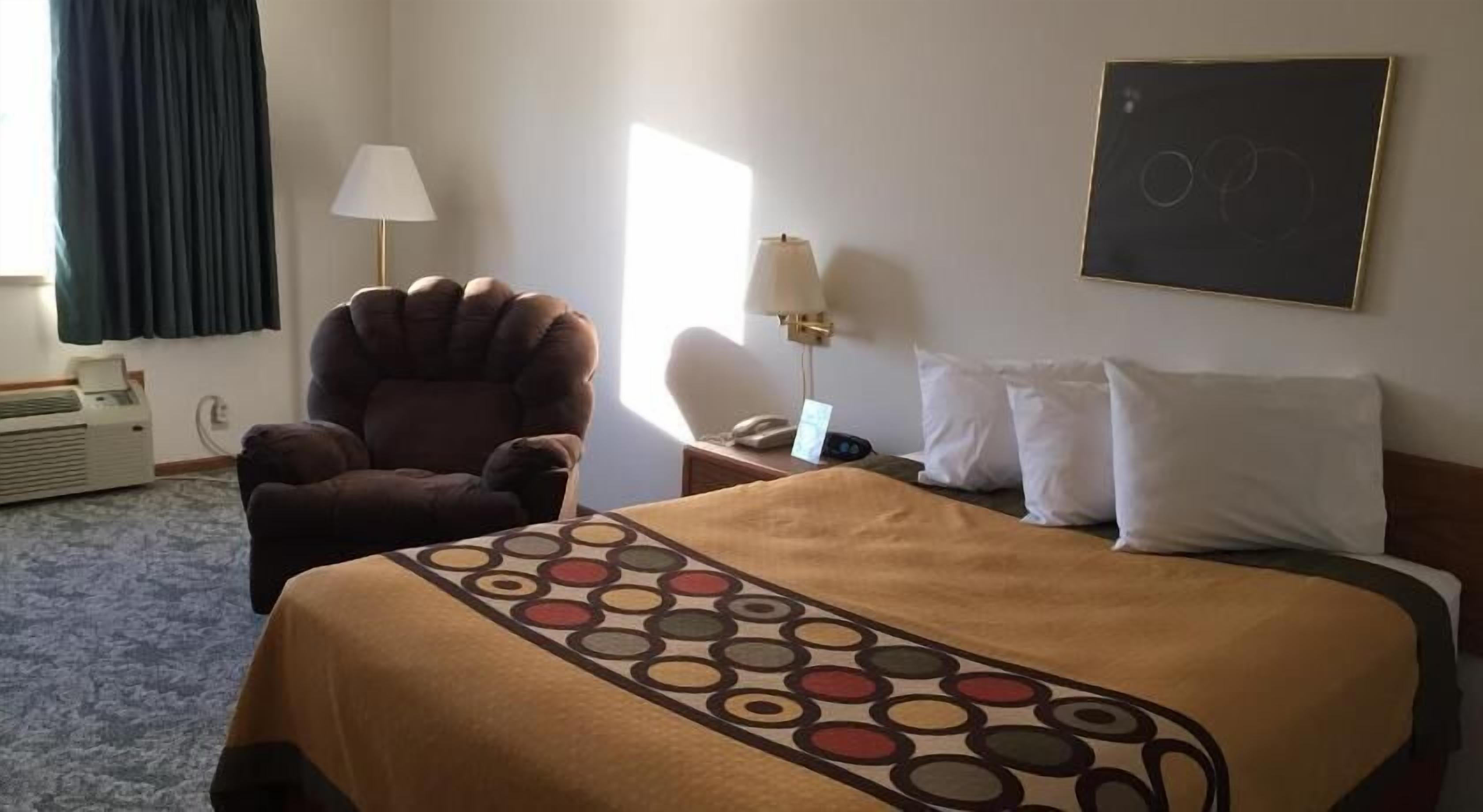 Desk, blackout drapes, free cribs/infant beds, rollaway beds