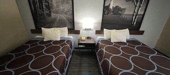 Super 8 by Wyndham Escanaba
