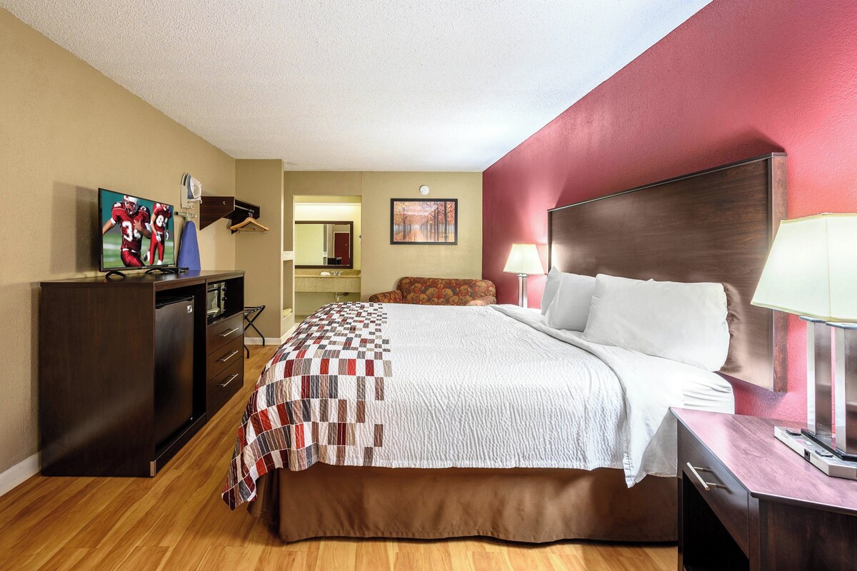 Blackout curtains, free cots/infant beds, rollaway beds, free WiFi