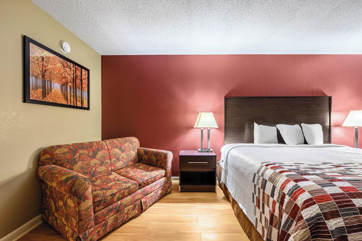 Blackout curtains, free cots/infant beds, rollaway beds, free WiFi