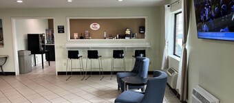 Super 8 by Wyndham Farmington