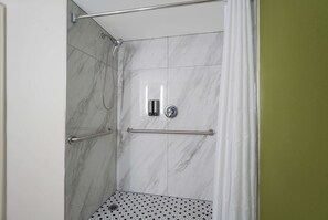 Room, 2 Queen Beds, Accessible, Non Smoking | Bathroom | Combined shower/tub, free toiletries, hair dryer, towels - Sleep Inn Madison (Madison)