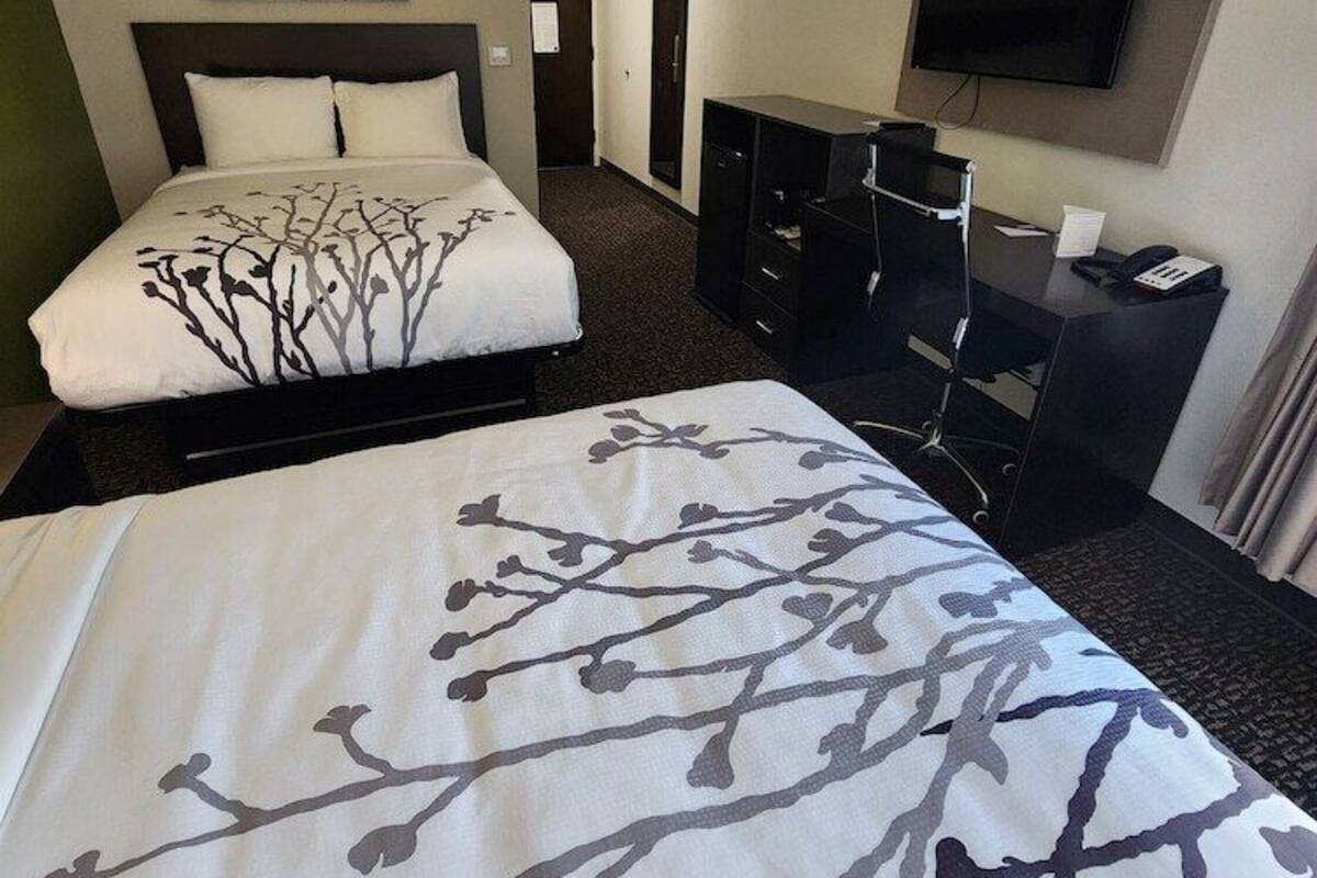 In-room safe, desk, laptop workspace, soundproofing