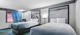 Super 8 by Wyndham Lantana West Palm Beach
