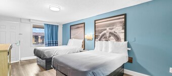 Super 8 by Wyndham Lantana West Palm Beach
