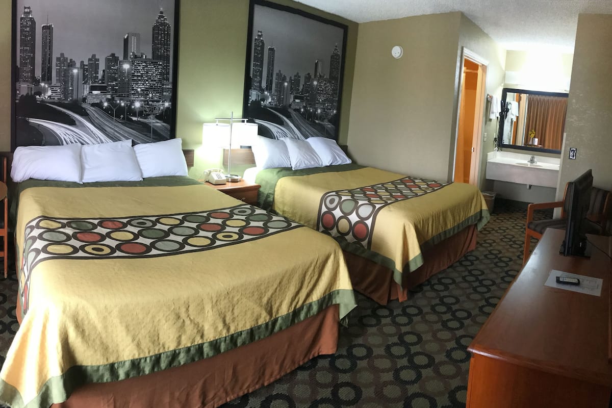 Laptop workspace, iron/ironing board, free cribs/infant beds, free WiFi