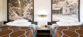 Super 8 by Wyndham Cleveland