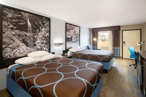 Super 8 by Wyndham Cleveland