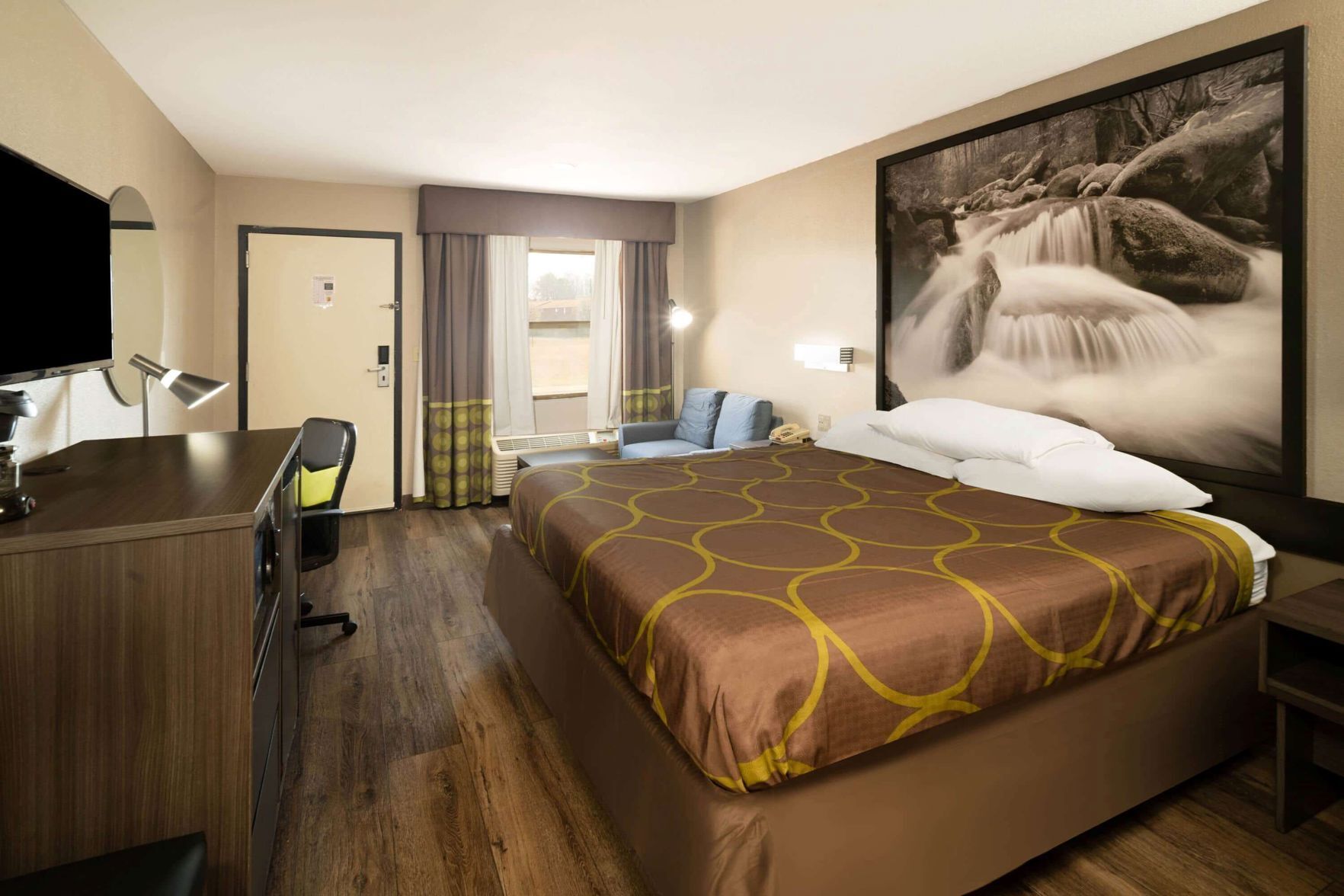 Iron/ironing board, rollaway beds, free WiFi, bed sheets