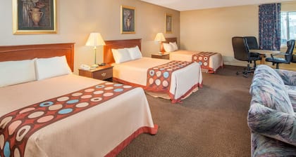 Super 8 by Wyndham Centerville-Richmond