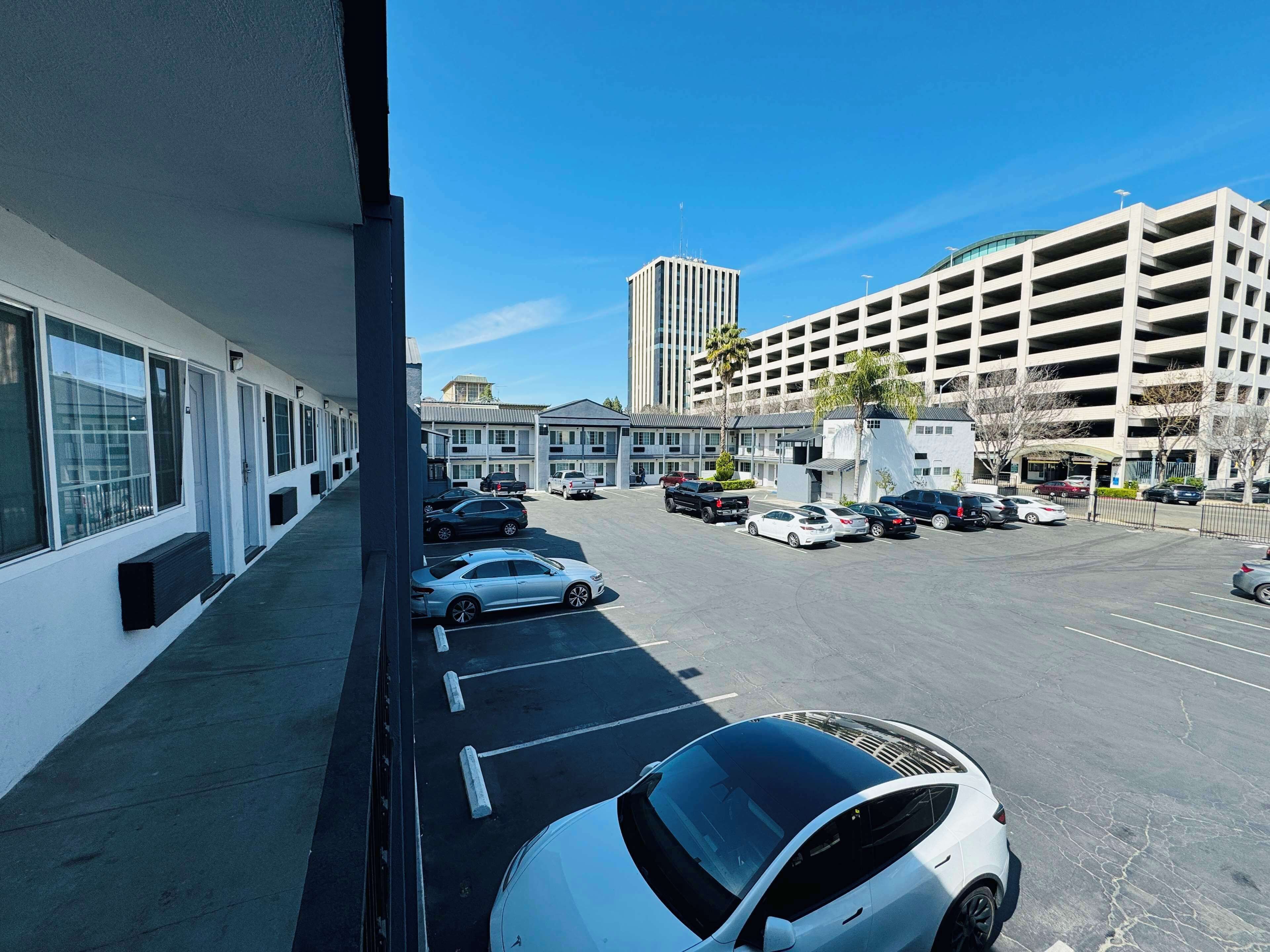 Photo - SureStay by Best Western Fresno Central