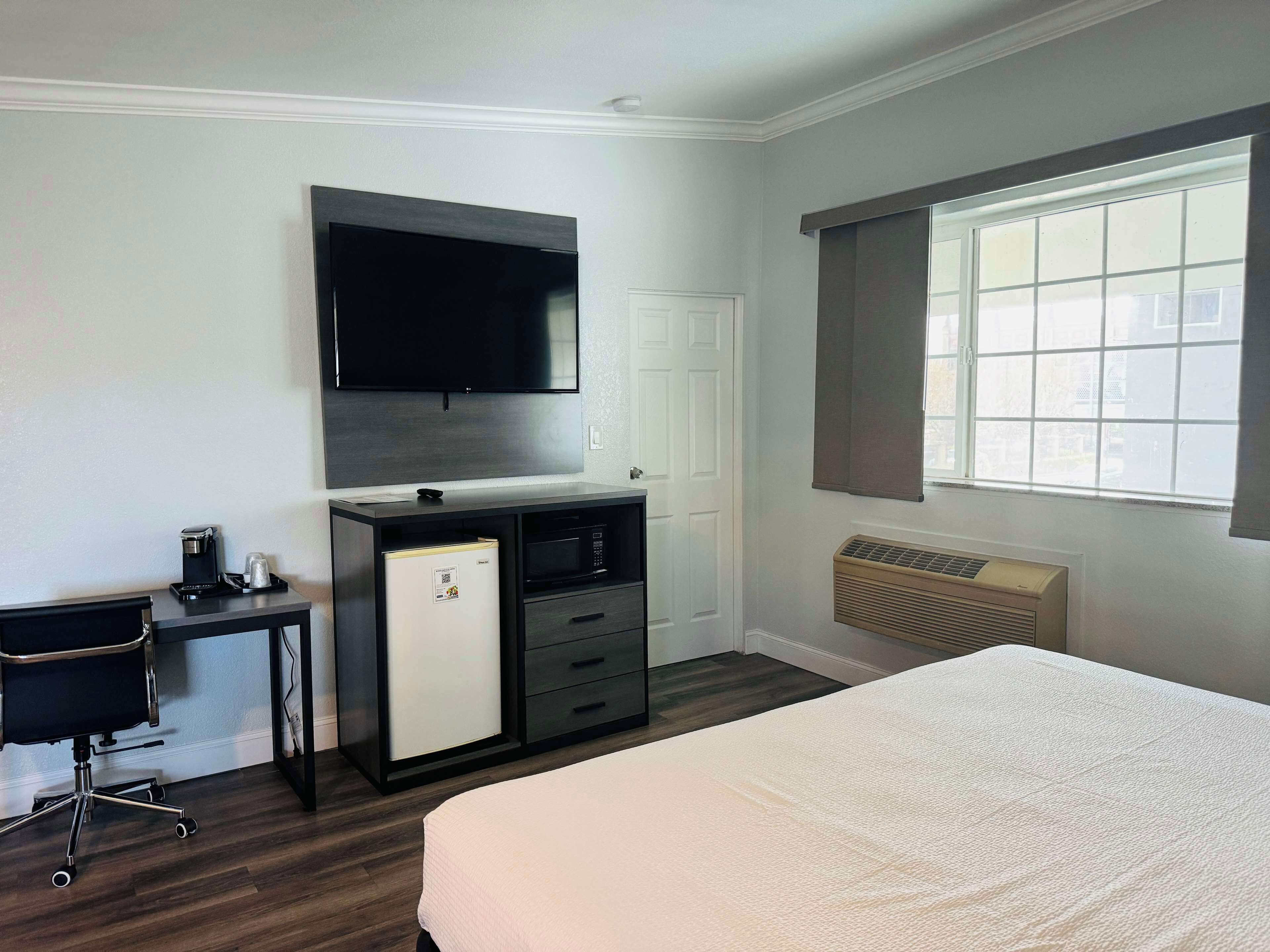 Photo - SureStay by Best Western Fresno Central