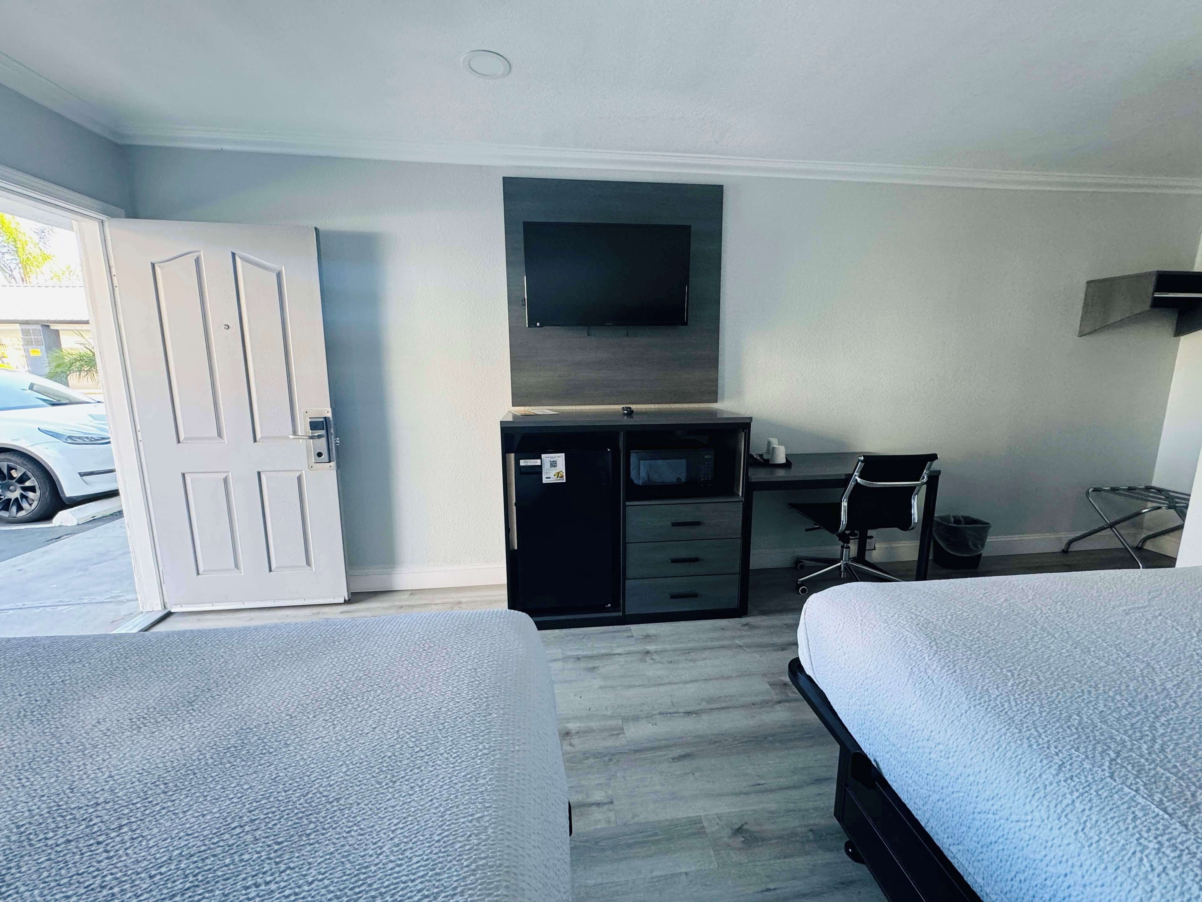 Photo - SureStay by Best Western Fresno Central