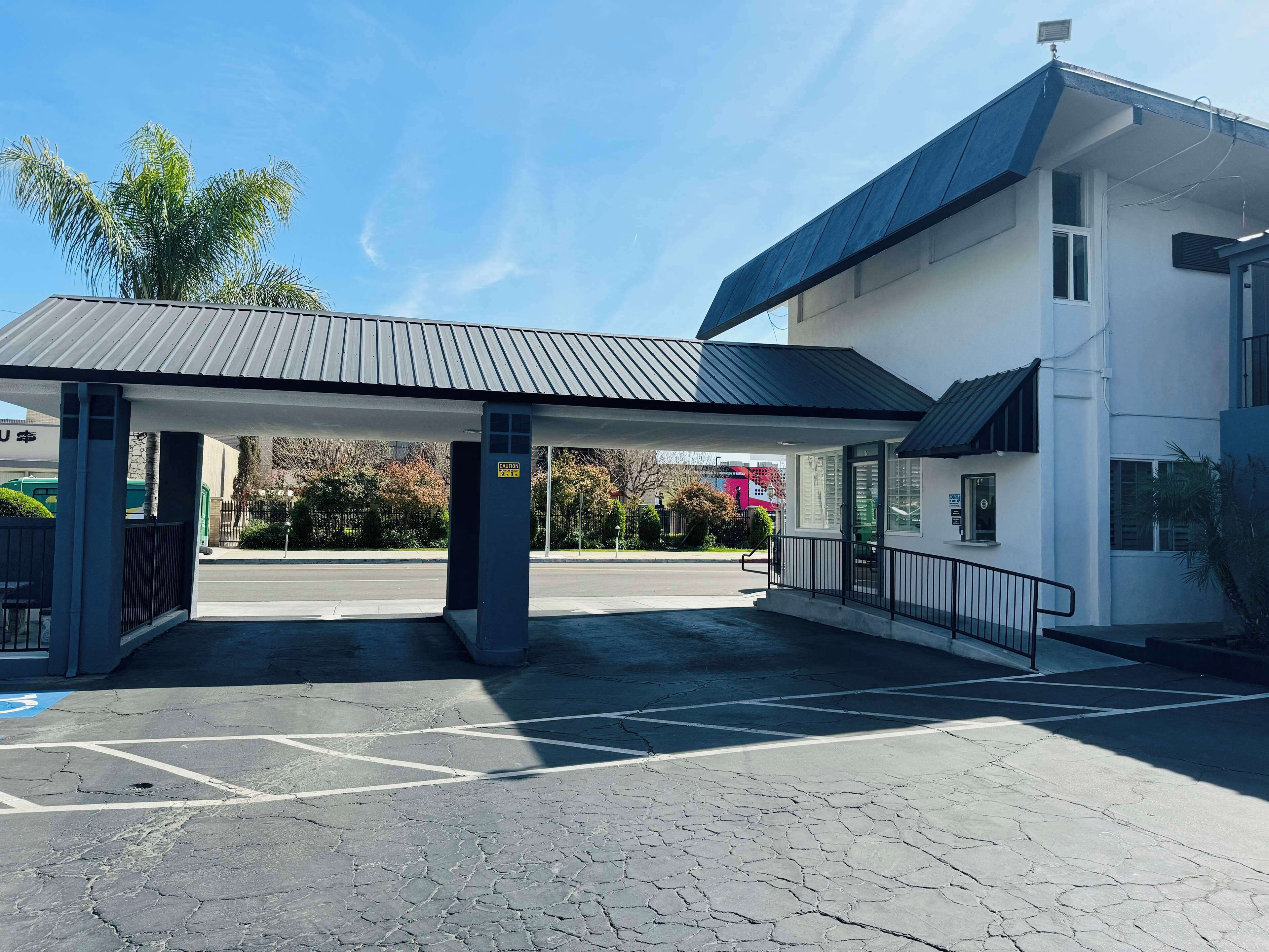 Photo - SureStay by Best Western Fresno Central