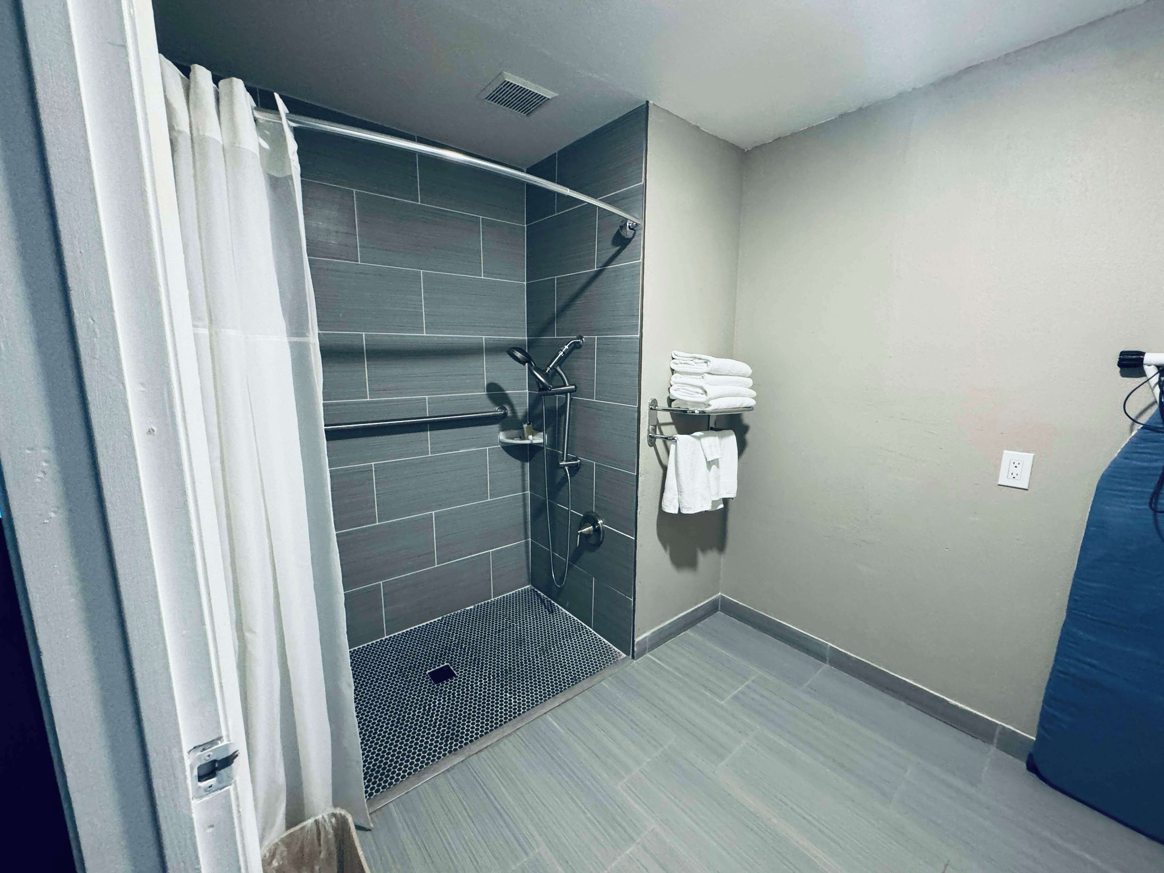 Photo - SureStay by Best Western Fresno Central