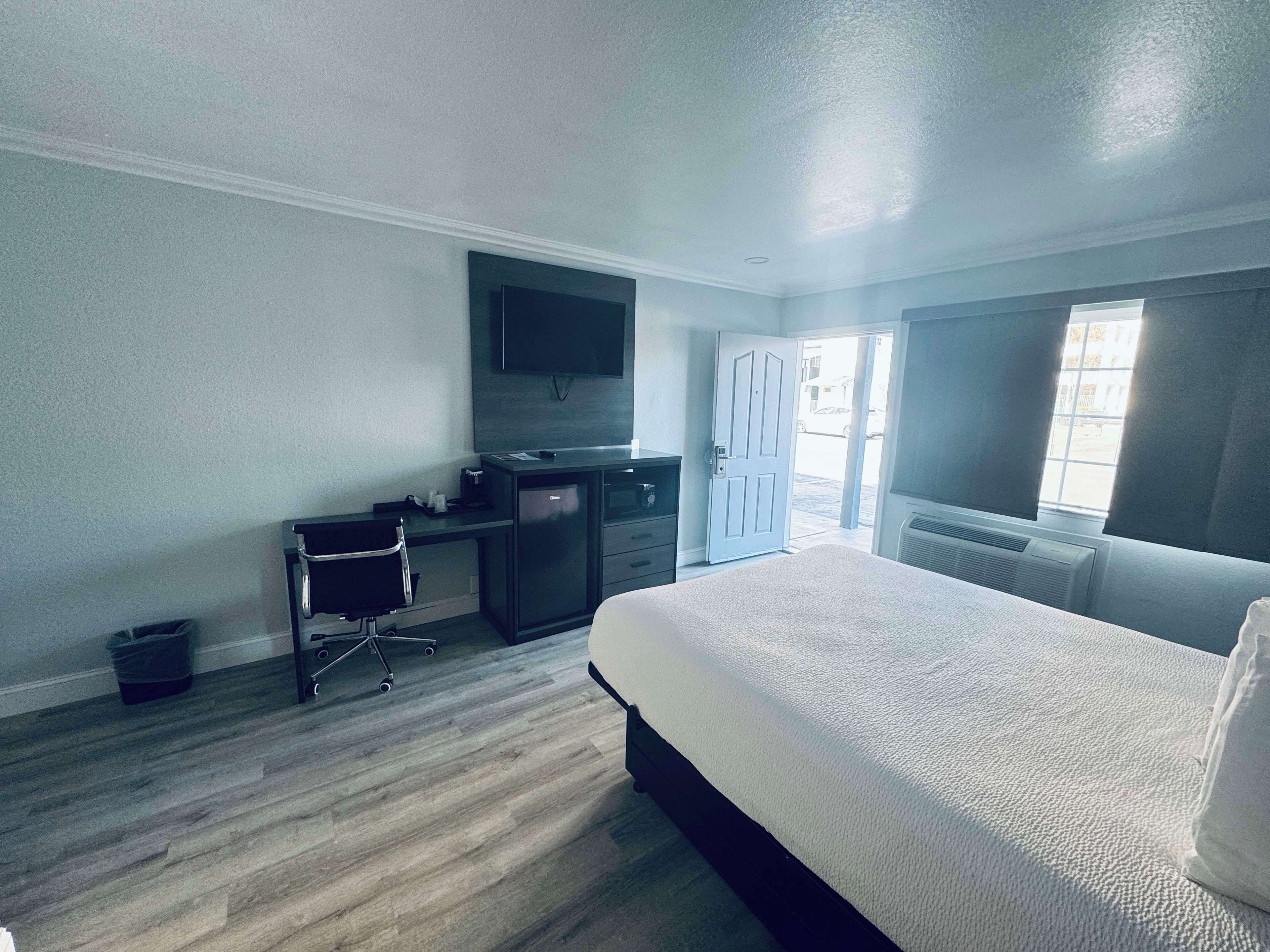 Photo - SureStay by Best Western Fresno Central