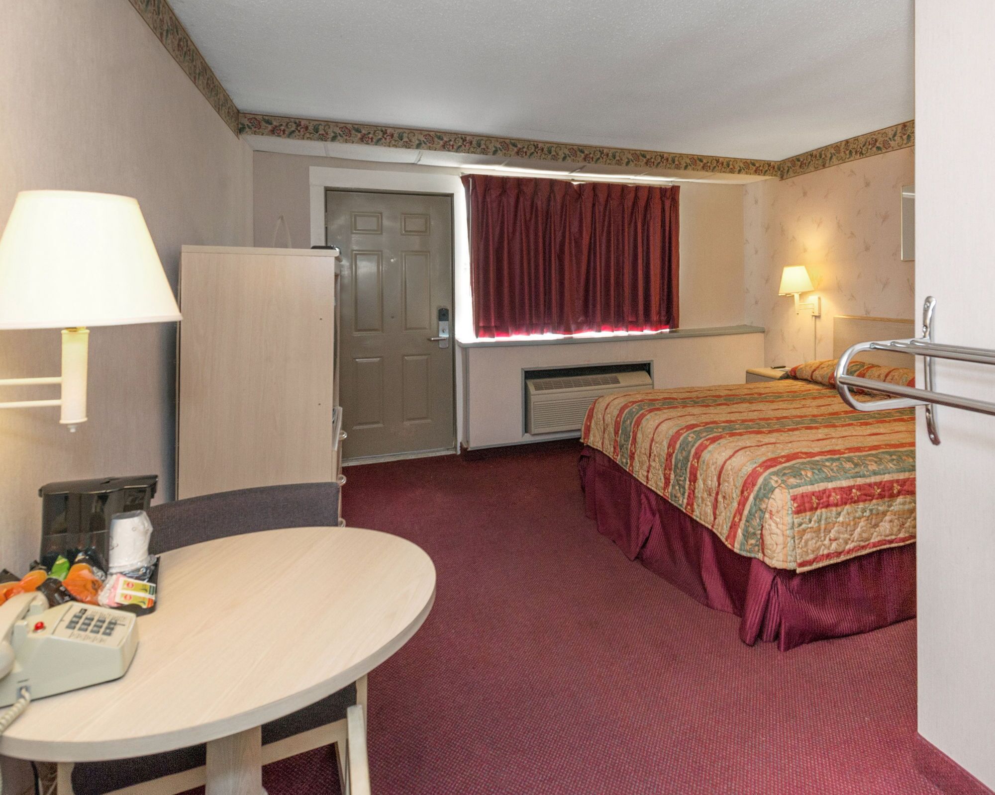 客房内保险箱、免费 WiFi、床单