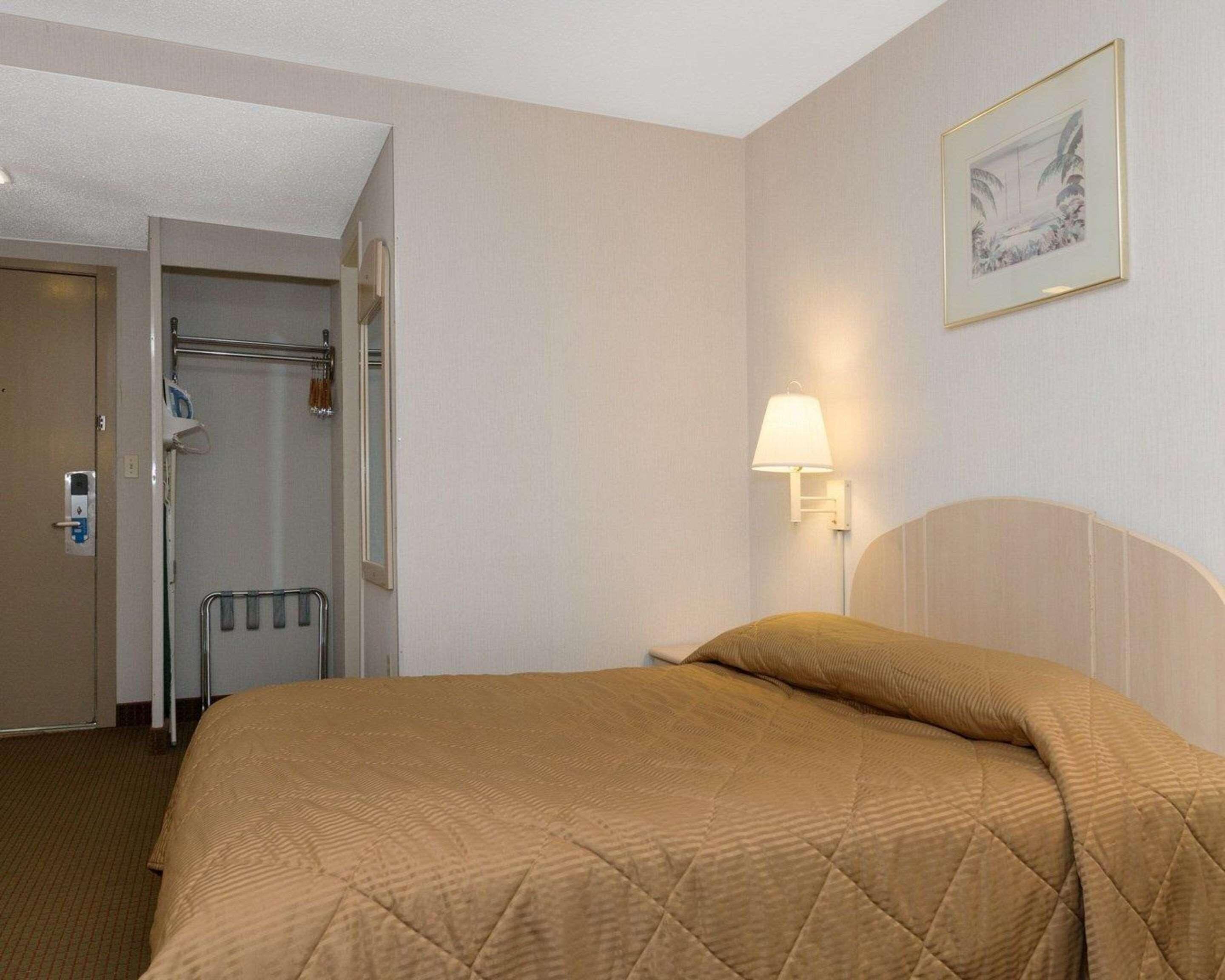 In-room safe, free WiFi, bed sheets